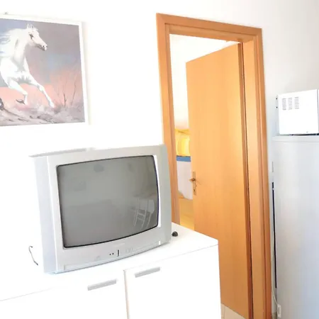 Lovely Flat With Shared Pool - Beahost Μπιμπιόνε