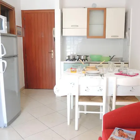 Lovely Flat With Shared Pool - Beahost Apartment