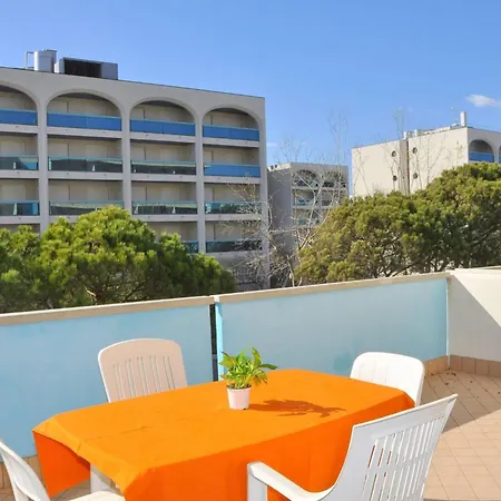 Apartment Lovely Flat With Shared Pool - Beahost