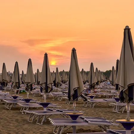 Lovely Flat With Shared Pool - Beahost Apartment Bibione