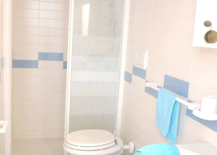 Apartment Lovely Flat With Shared Pool - Beahost